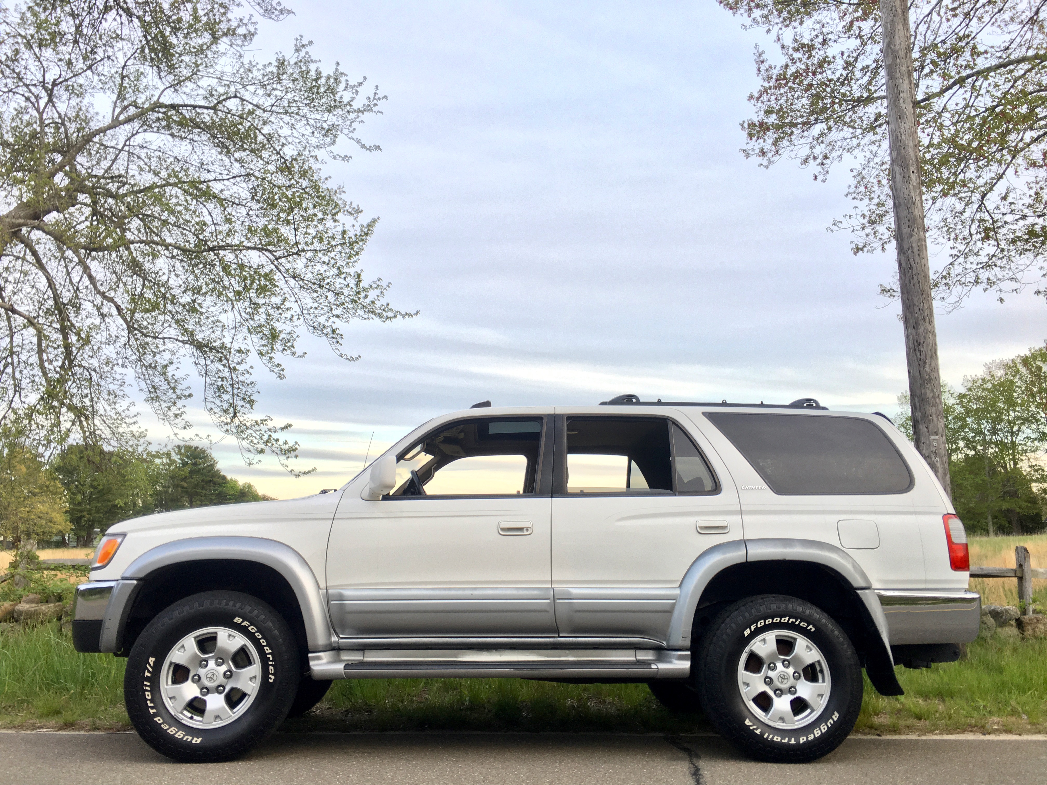 Go Motors Niantic, CT Purveyors of 3rd Generation Toyota 4Runners and other lengedary classics